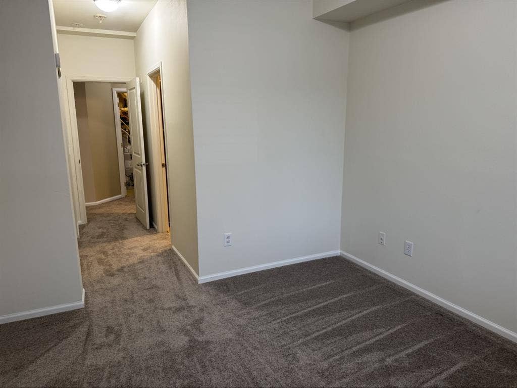 Private Room with shared kitchen