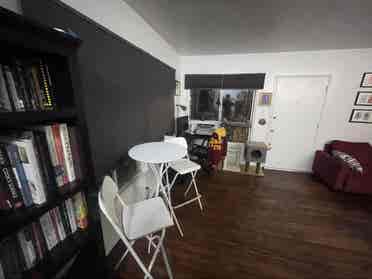 Private Room/shared bath Hollywood