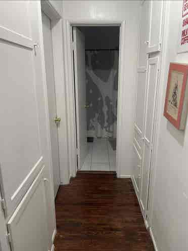 Private Room/shared bath Hollywood