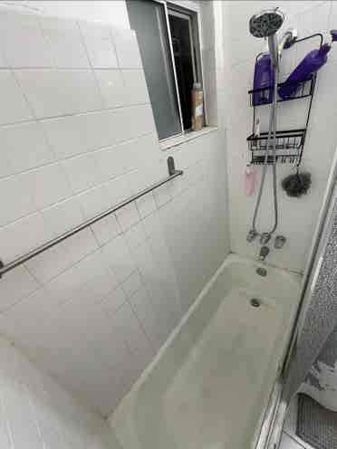 Private Room/shared bath Hollywood