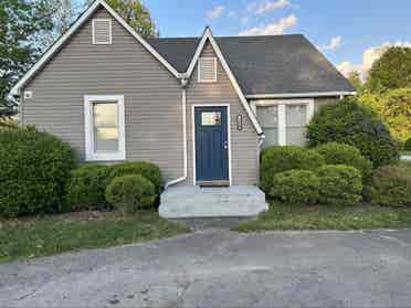 Looking for roomate