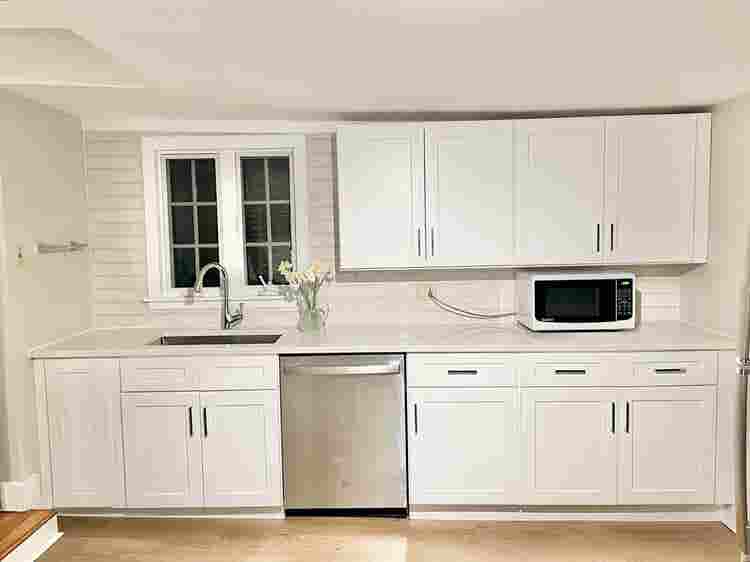 Furnished Option Apartment Newton