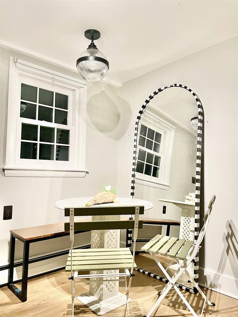 Furnished Option Apartment Newton