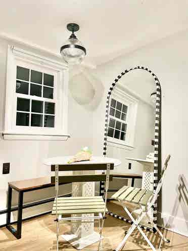 Furnished Option Apartment Newton