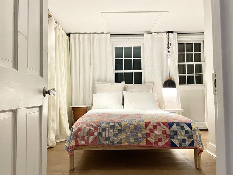 Furnished Option Apartment Newton