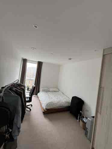 Spacious, modern double bed