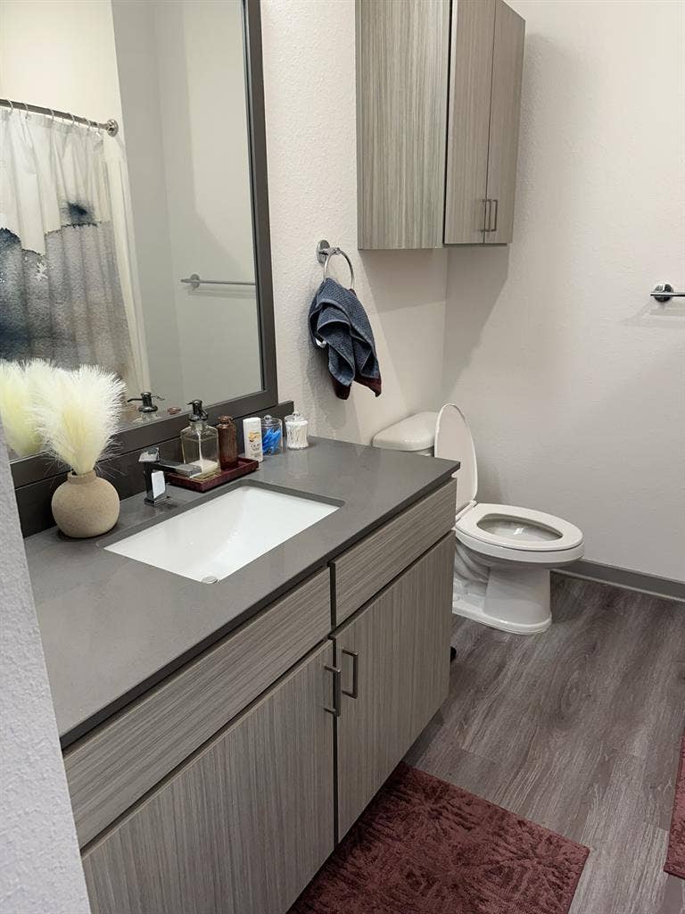 Room for rent in north side