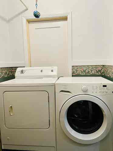 Castle House 
Seeks Housemate