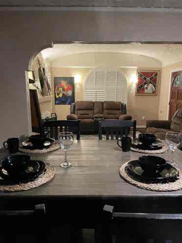 Castle House 
Seeks Housemate