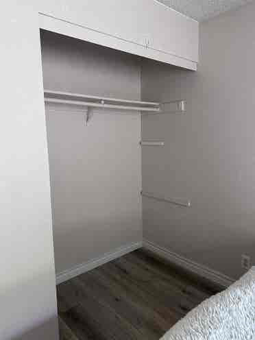 Looking for Roommate.