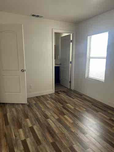 Midtown room + private bathroom