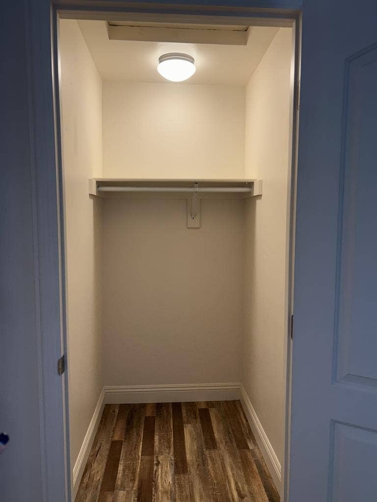 Midtown room + private bathroom