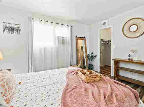 Furnished 1 BR Condo-All Incl.