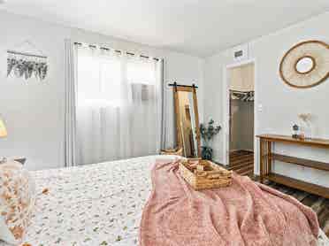 Furnished BA Unit-All Incl.