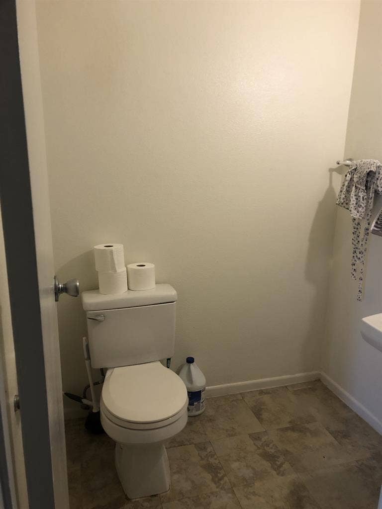 Large room available august !