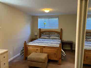 Basement suite w/shared entrance