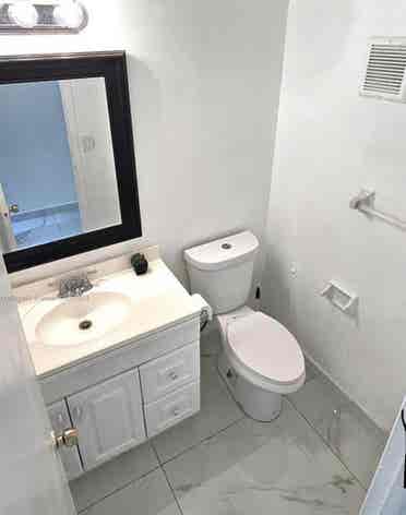 RENTO HABITACIÓN CON BAÑO PRIVADOO