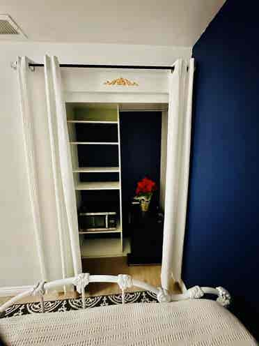Guest room for rent available now
