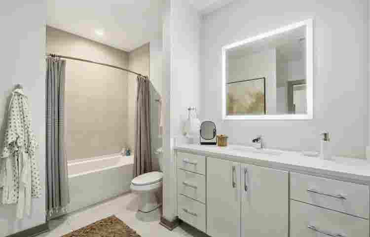 Waterview apartment in westshore