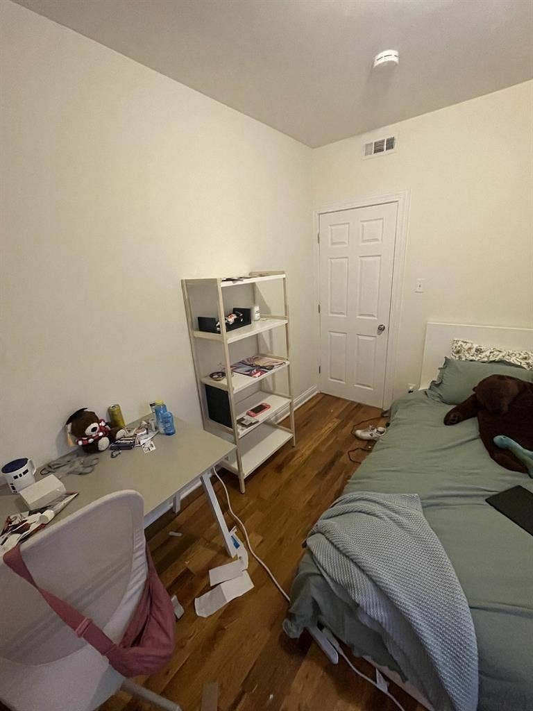 Furnished bedroom off Southport