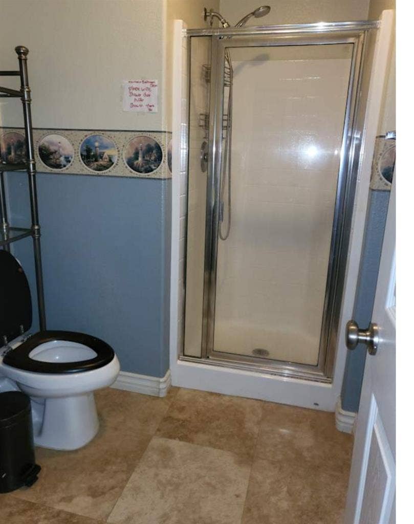 1 room with bathroom