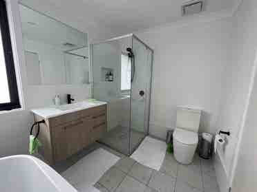 Brand new 2 rooms available to rent