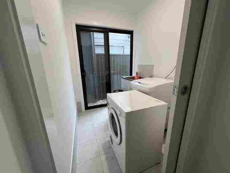 Brand new 2 rooms available to rent
