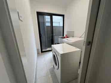 Brand new 2 rooms available to rent