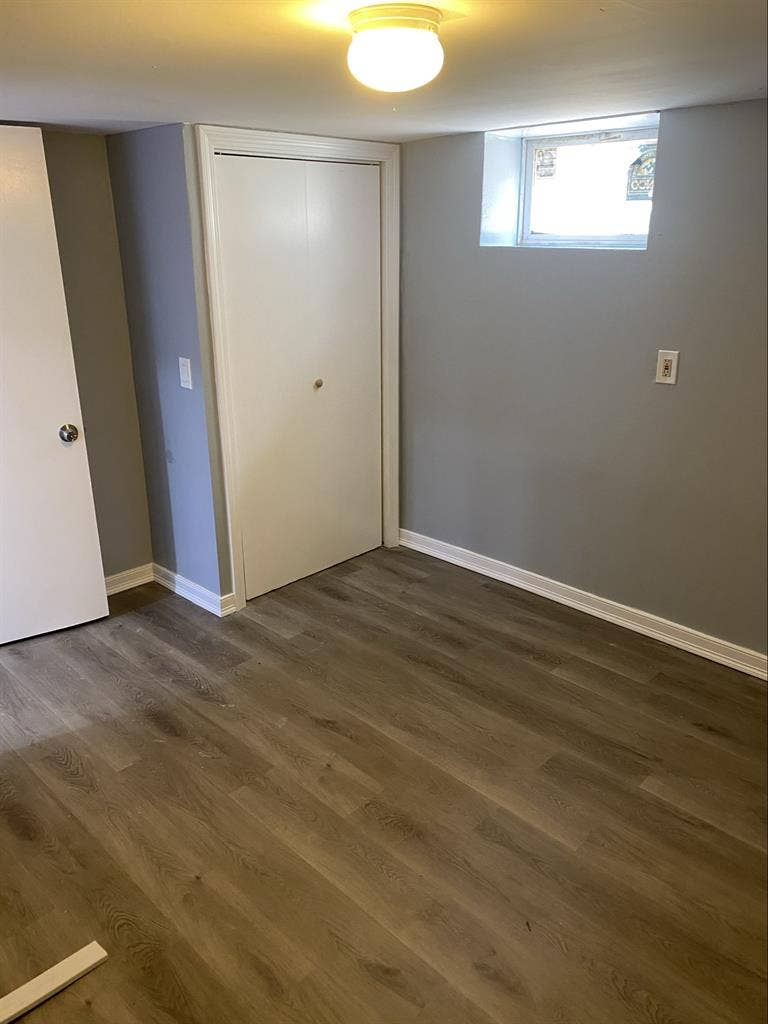 Looking for quiet Roomate