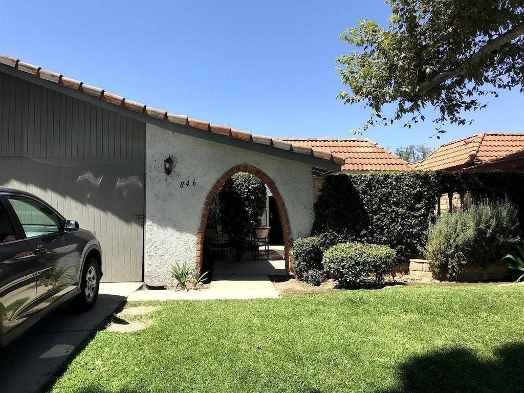 Duplex in Orange