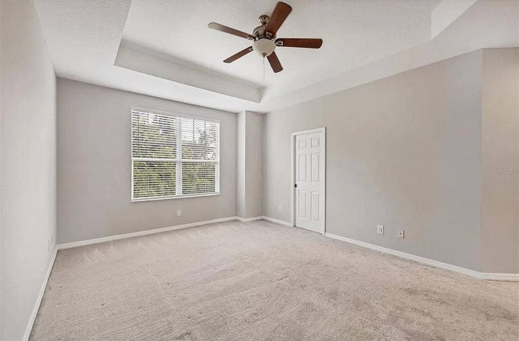 Roomates wanted Shared Condominium