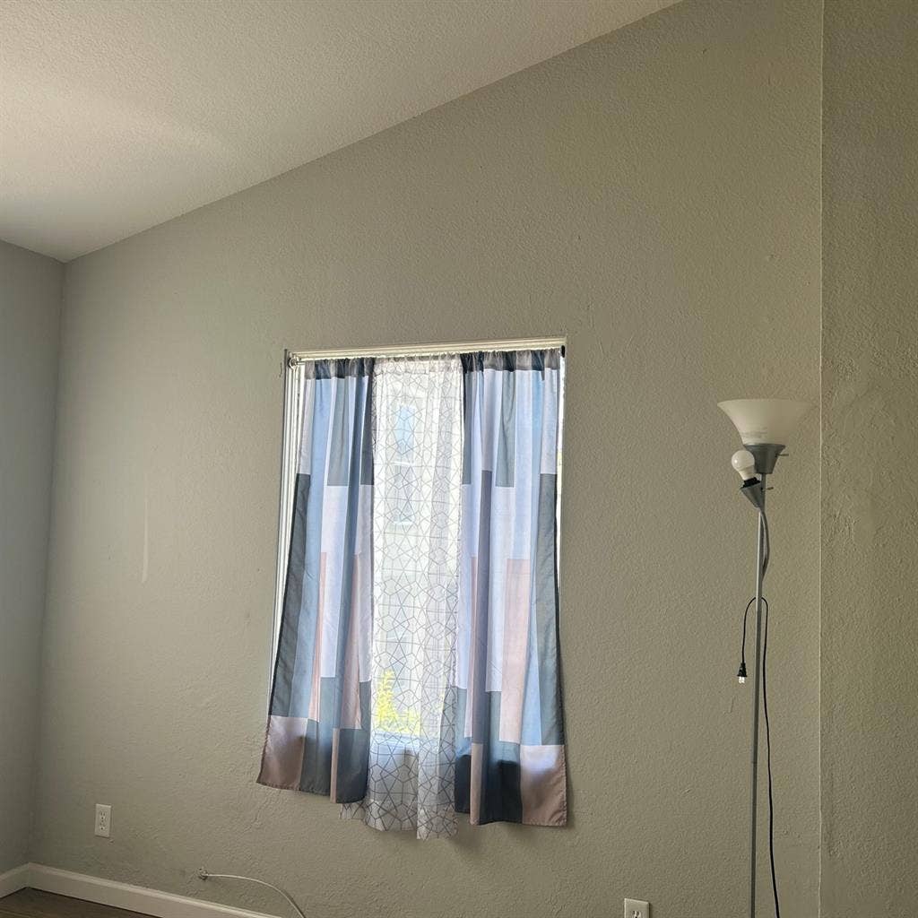 Room for rent Temescal District