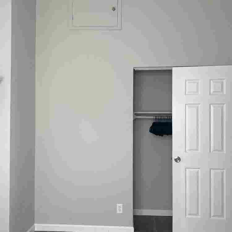 Room for rent Temescal District