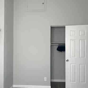 Room for rent Temescal District
