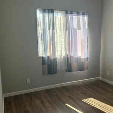 Room for rent Temescal District