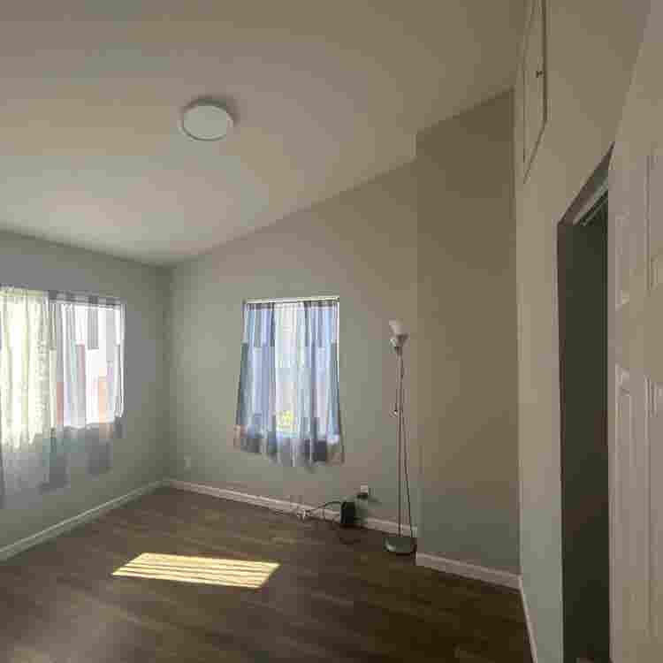 Room for rent Temescal District