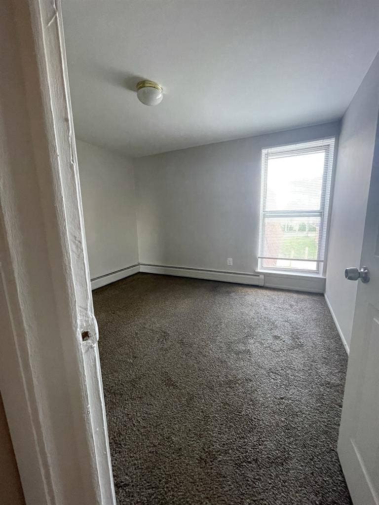 Room in Quiet 2BR Townhome