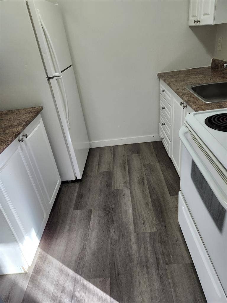 1 bedroom apartment lease takeover