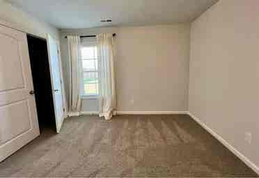 Room available- Young professional