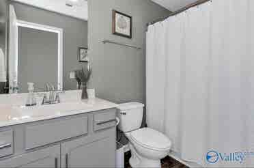 Room available- Young professional