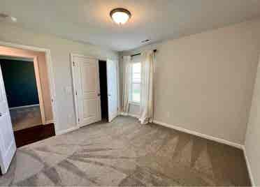 Room available- Young professional