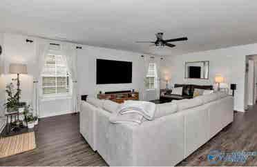 Room available- Young professional