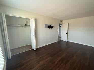 Unfurnished Room
