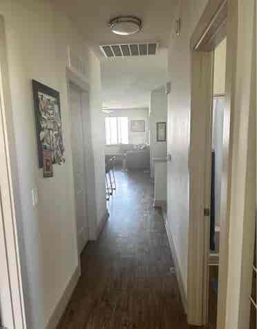 Modern townhouse w/ furnished room