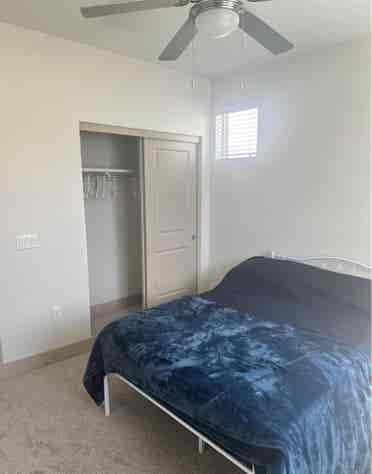 Modern townhouse w/ furnished room