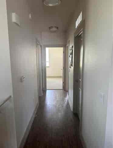 Modern townhouse w/ furnished room