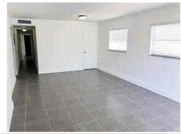 Looking for roomate in North Beach