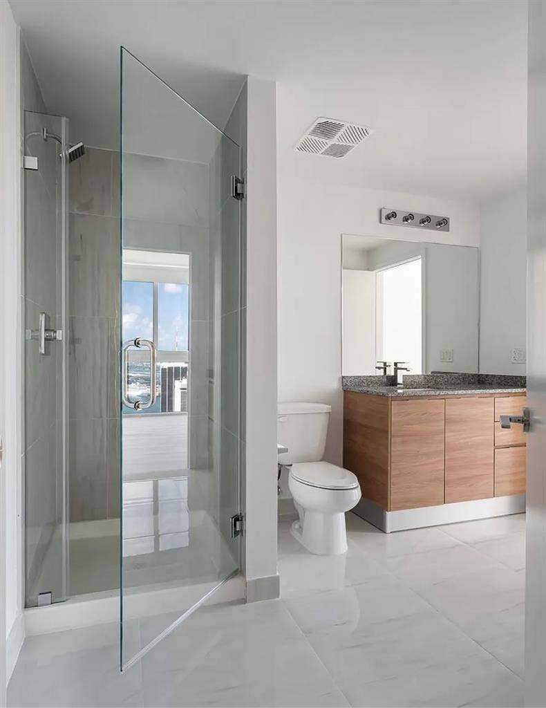 URGENT| Master Bedroom in Downtown