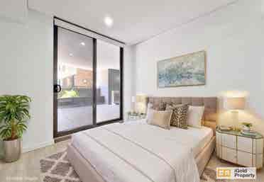 Looking for housemate in botany