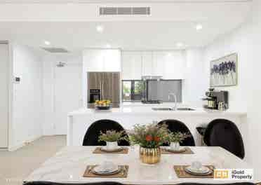 Looking for housemate in botany